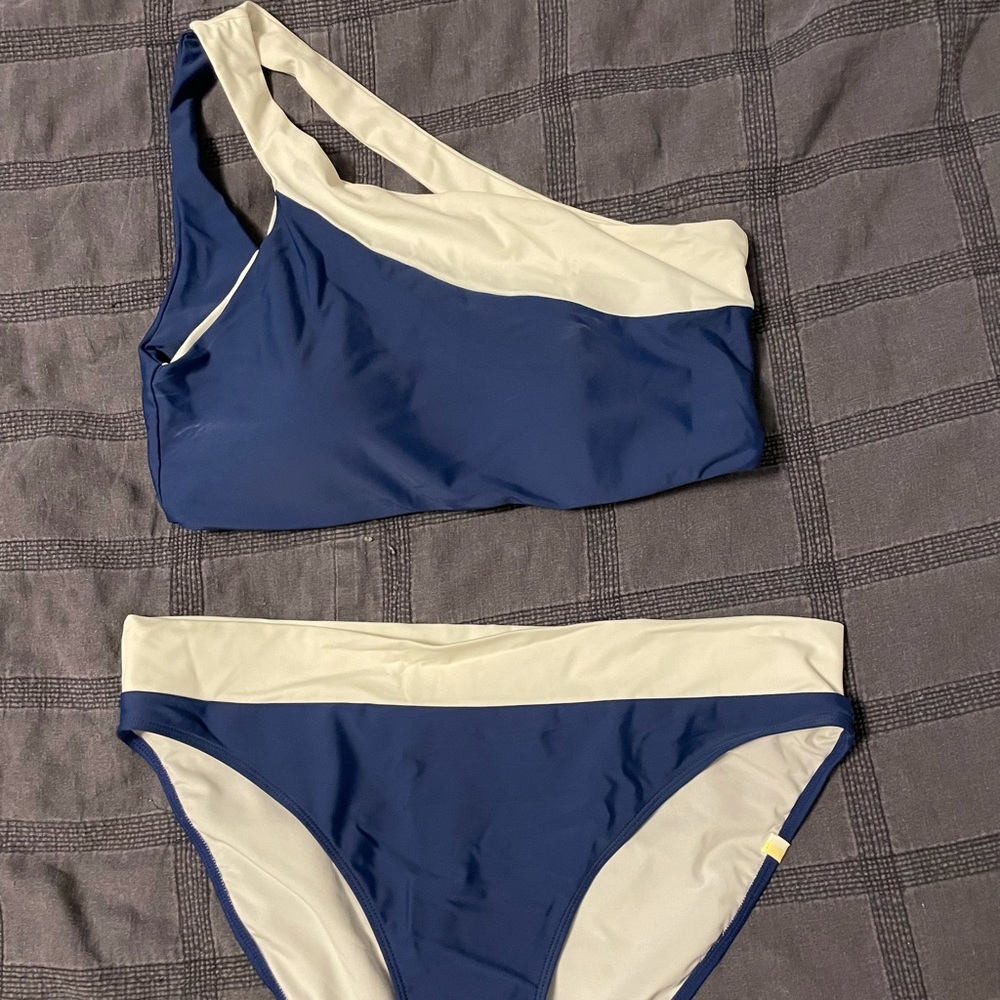Summersalt size 12 Blue/white bikini